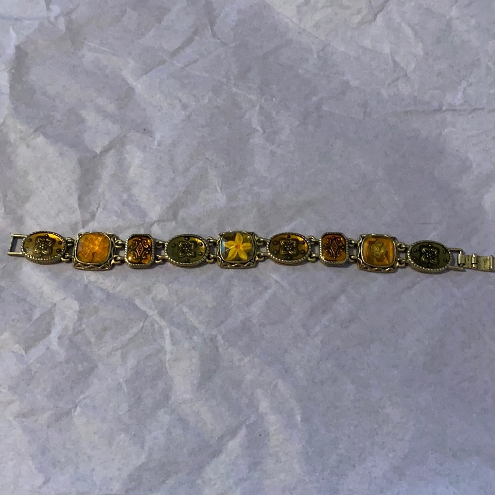 5/$30 Vintage Bracelet - Picture 2 of 8